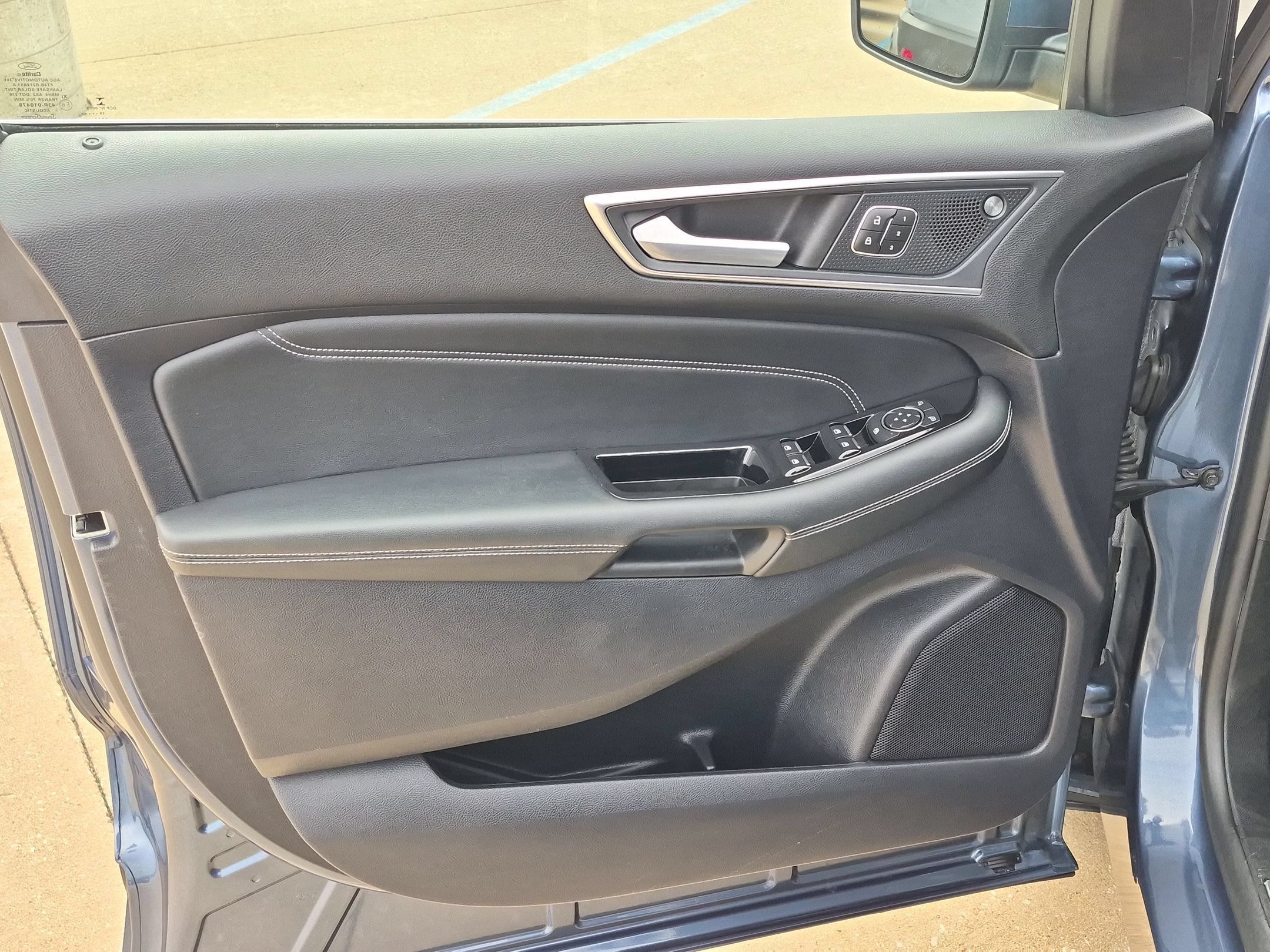 Used 2019 Ford Edge Titanium w/ Cold Weather Package AWD/4WD image 12
