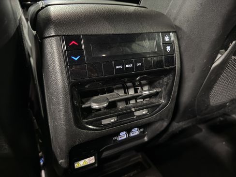 Used 2021 Jeep Grand Cherokee L Laredo image 32