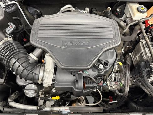 Used 2020 GMC Acadia SLE w/ Driver Convenience Package image 9