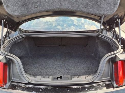 Used 2017 Ford Mustang GT Premium image 24