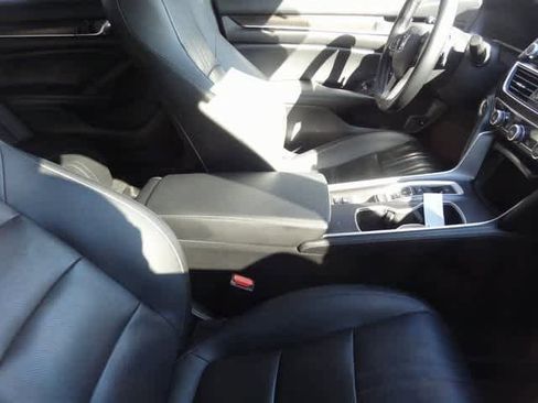 Used 2022 Honda Accord Touring image 9