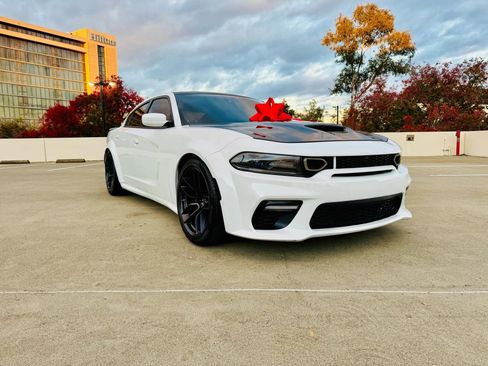 Used 2017 Dodge Charger R/T RWD image 1