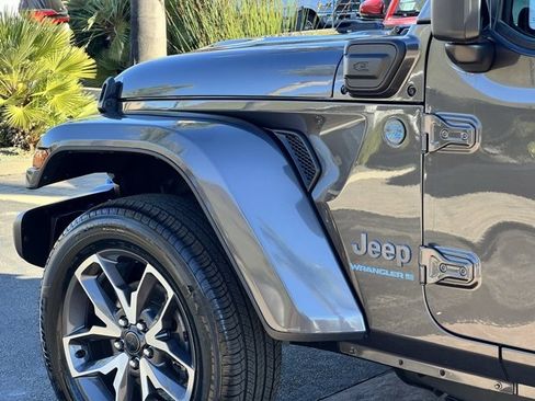 Used 2024 Jeep Wrangler Unlimited image 5