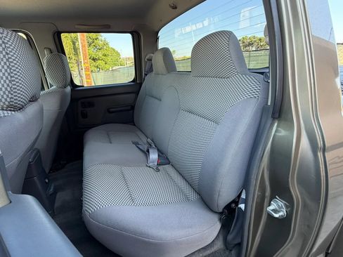 Used 2002 Nissan Frontier SE AWD/4WD image 18