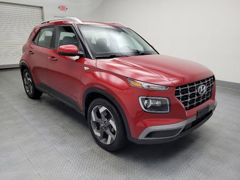 Used 2022 Hyundai Venue Limited image 13
