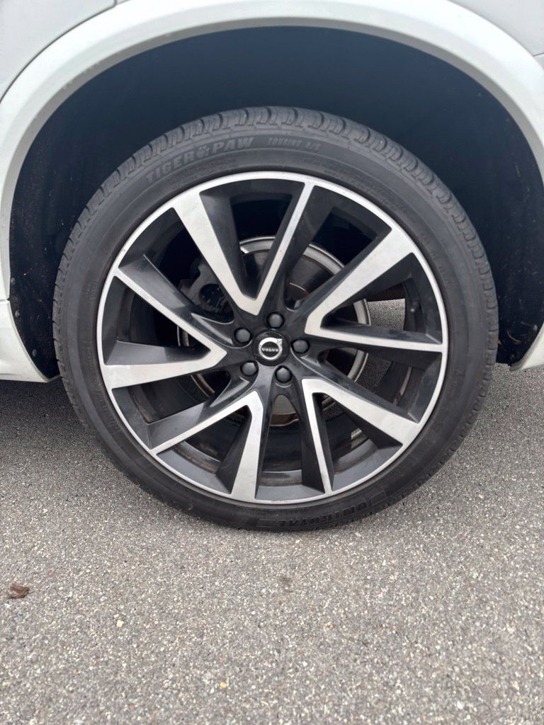 Used 2020 Volvo XC90 T6 Momentum AWD/4WD image 6