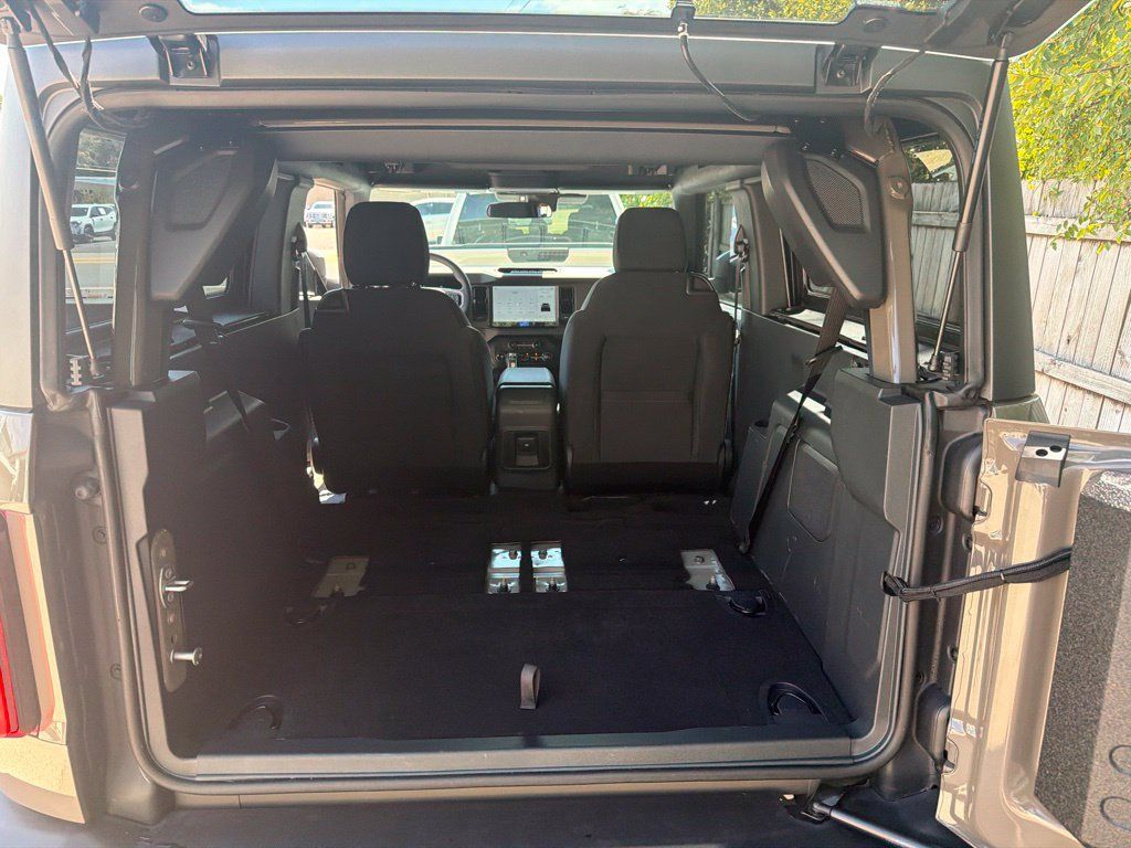 Used 2025 Ford Bronco 2-Door w/ Sasquatch Package AWD/4WD image 11