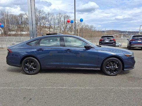Used 2025 Honda Accord SE image 26