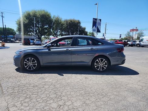 Used 2024 Volkswagen Jetta Sport FWD image 4