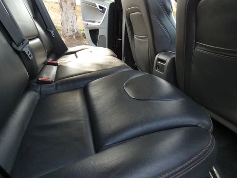 Used 2017 Volvo XC60 T5 Dynamic w/ Preferred Option Package image 35