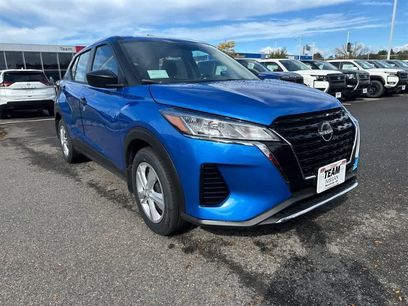 New 2025 Nissan Kicks Play S