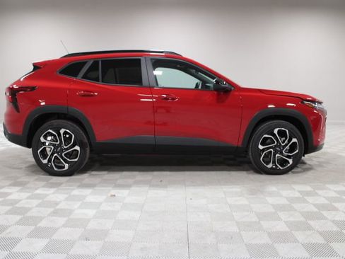 New 2026 Chevrolet Trax RS w/ Sunroof Package FWD image 13