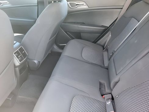Used 2023 Kia Sportage LX AWD/4WD image 10