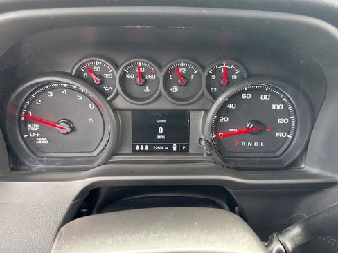 Used 2024 Chevrolet Silverado 1500 Custom Trail Boss w/ Dark Appearance Package image 17