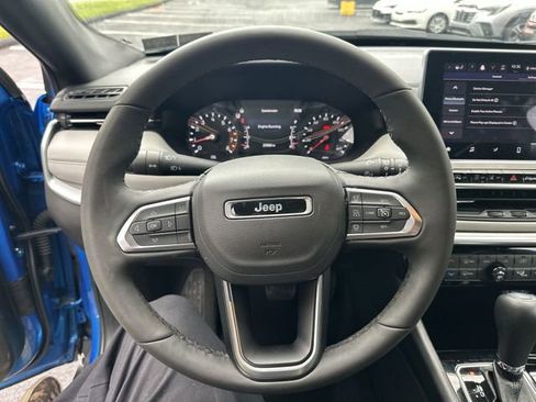 Used 2025 Jeep Compass Limited AWD/4WD image 13