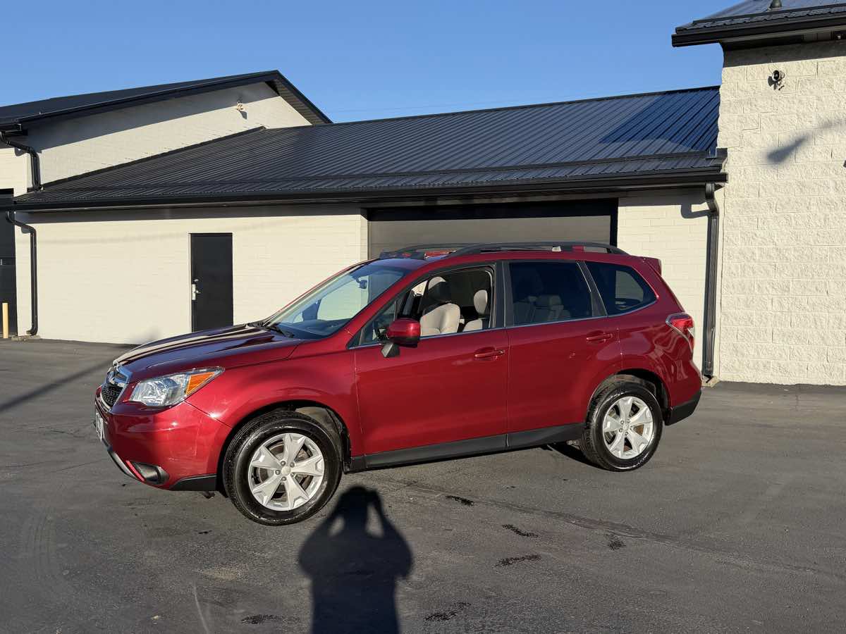 Used 2016 Subaru Forester 2.5i Limited AWD/4WD image 2
