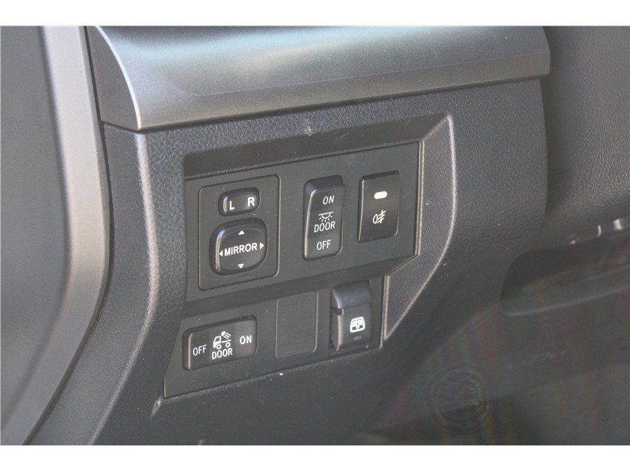 Used 2014 Toyota Tundra SR5 AWD/4WD image 17