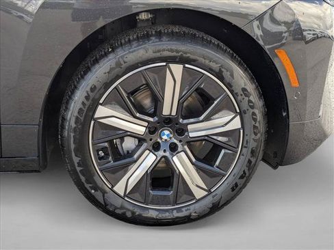 Used 2026 BMW iX xDrive60 w/ Premium Package AWD/4WD image 10