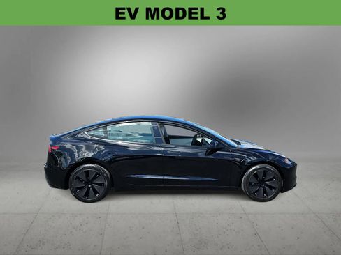 Used 2024 Tesla Model 3 Standard Range RWD image 9