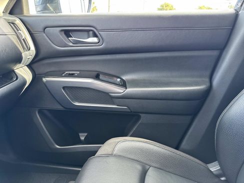 Used 2022 Nissan Pathfinder SL image 23