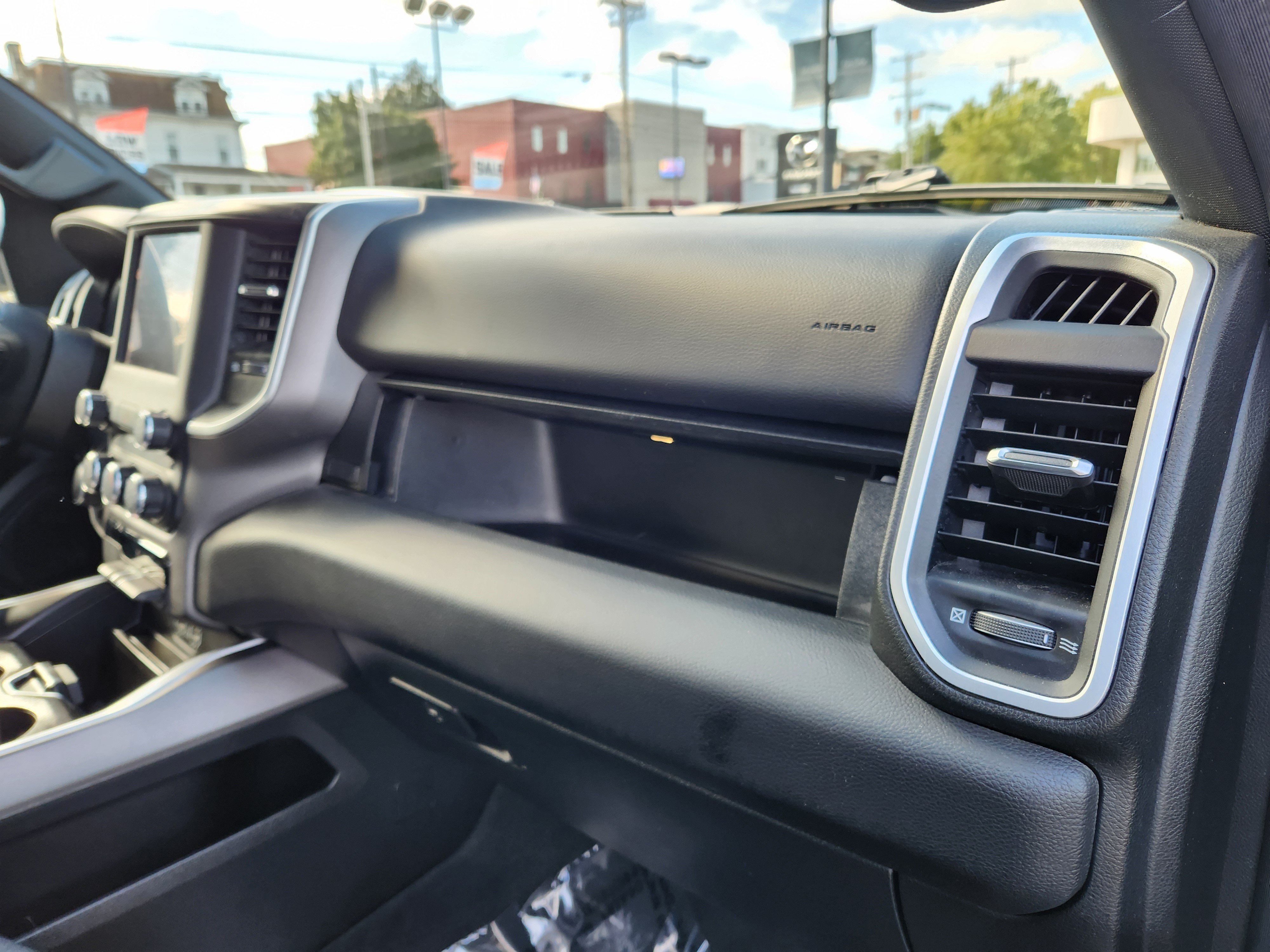 Used 2023 RAM 1500 Big Horn AWD/4WD image 17