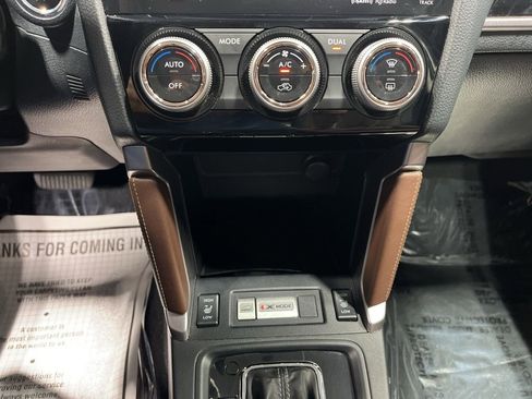 Used 2018 Subaru Forester 2.5i Touring w/ Popular Package #3B AWD/4WD image 27