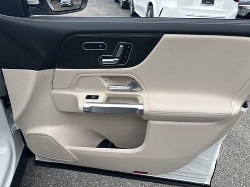 New 2026 Mercedes-Benz GLB 250 4MATIC image 37