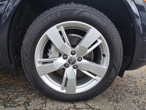 Used 2019 Audi Q5 Prestige w/ Prestige Package image 9