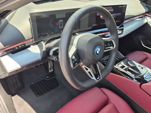 Used 2026 BMW i5 eDrive40 AWD/4WD image 10