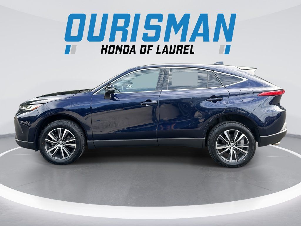 Used 2023 Toyota Venza LE AWD/4WD image 5