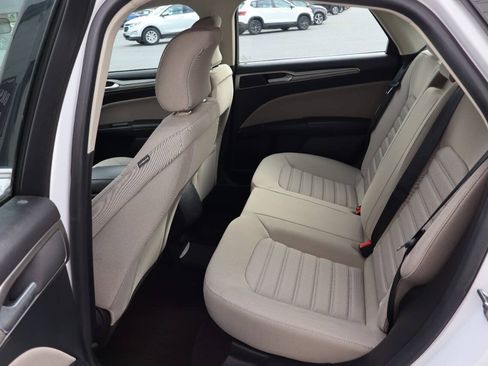 Used 2018 Ford Fusion S FWD image 5