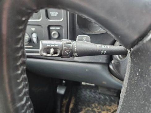 Used 2002 Chevrolet Avalanche 2WD image 15