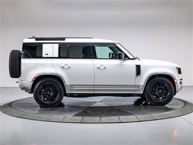 Used 2023 Land Rover Defender 110 S AWD/4WD image 5