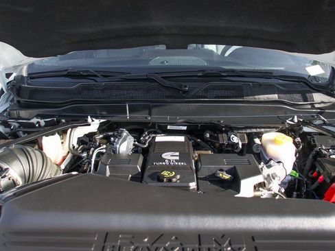 Used 2024 RAM 2500 Big Horn w/ Off Road Package image 10