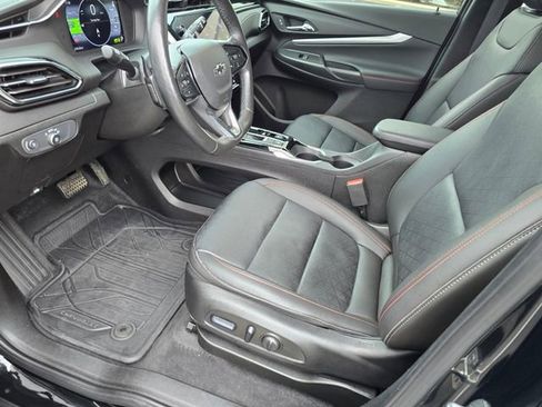 Used 2023 Chevrolet Bolt EUV Premier w/ Redline Edition image 17