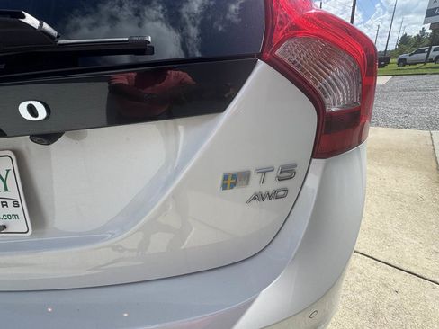 Used 2018 Volvo V60 T5 Cross Country AWD/4WD image 20