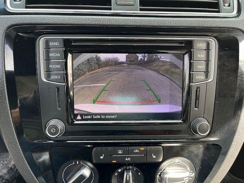 Used 2016 Volkswagen Jetta Sport image 22