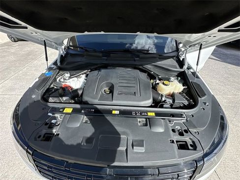 Used 2025 Land Rover Range Rover Sport SE image 34