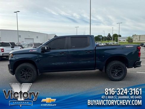 Used 2021 Chevrolet Silverado 1500 LT Trail Boss w/ Convenience Package II AWD/4WD image 1