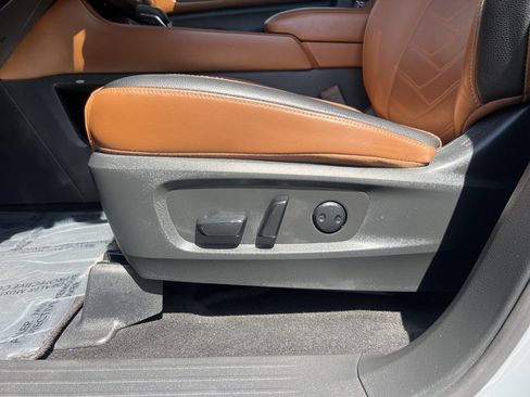 Used 2024 Nissan Pathfinder Platinum w/ Cargo Package FWD image 32