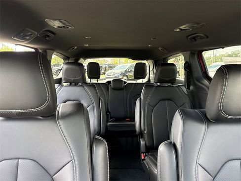 New 2026 Chrysler Pacifica Select image 29