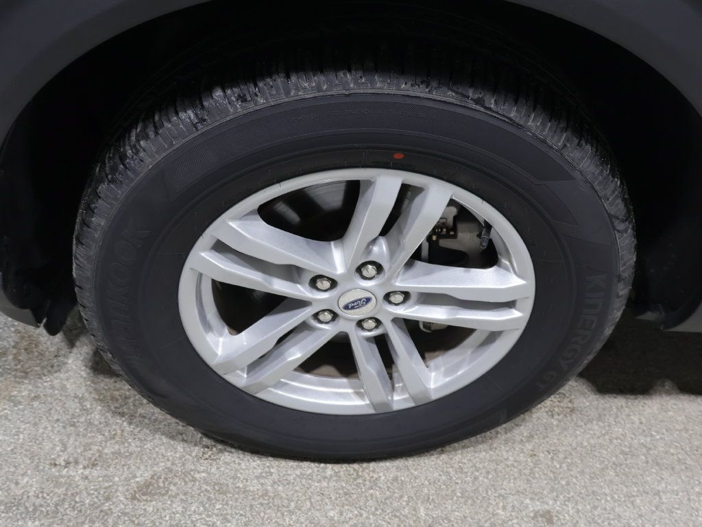 Used 2024 Ford Explorer XLT AWD/4WD image 10