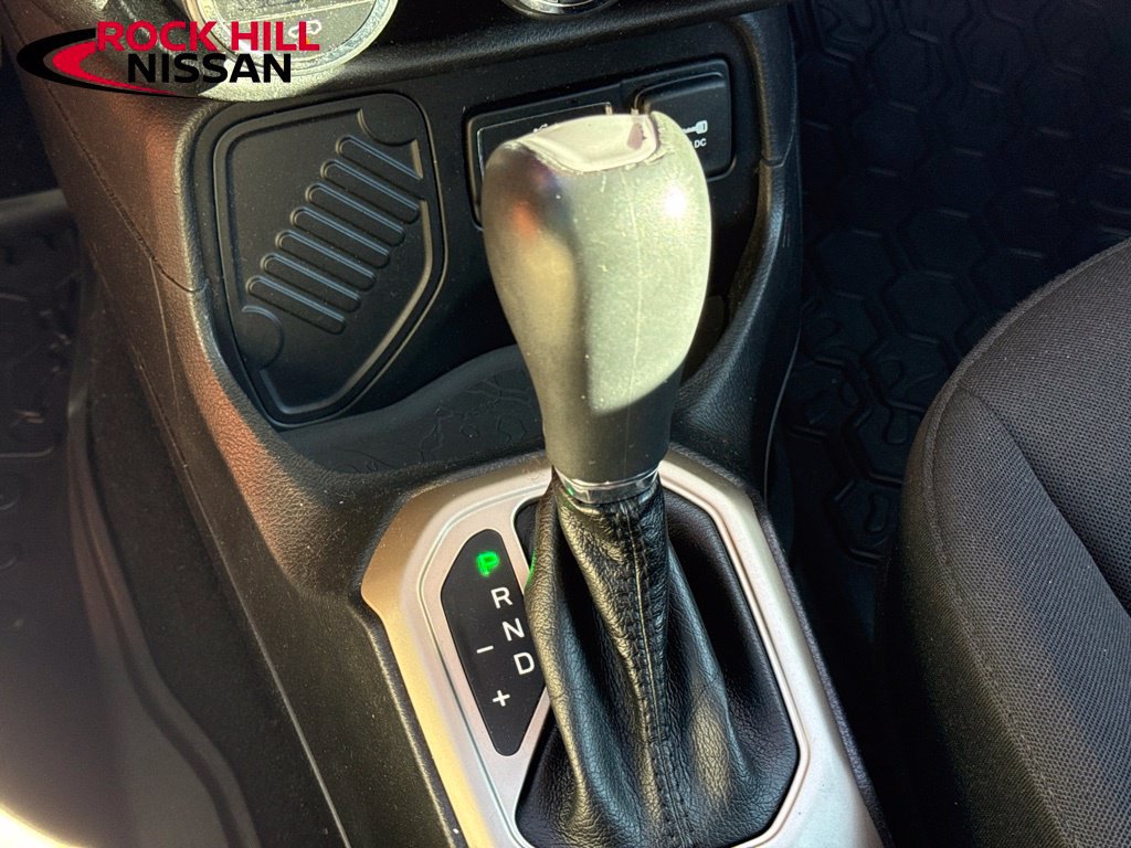 Used 2015 Jeep Renegade Latitude w/ Popular Equipment Group FWD image 36