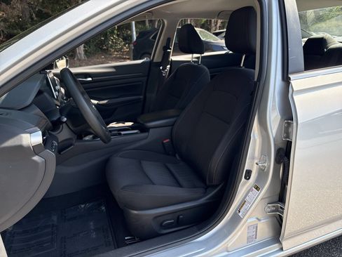 Certified 2024 Nissan Altima 2.5 SV FWD image 16
