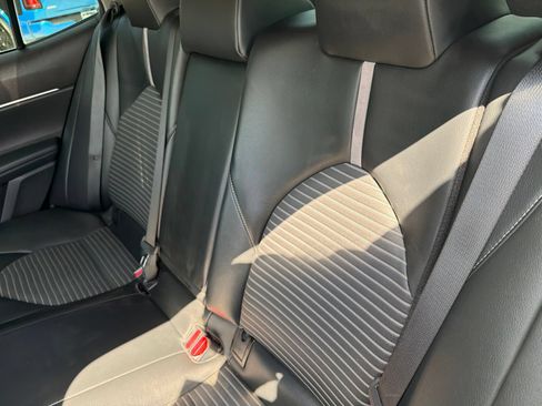 Used 2021 Toyota Camry SE FWD image 18
