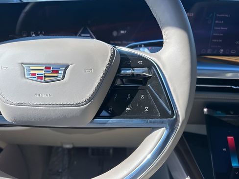 Used 2025 Cadillac Escalade ESV Sport Platinum w/ LPO, ONYX Package image 20