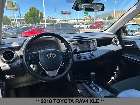 Used 2018 Toyota RAV4 XLE AWD/4WD image 18