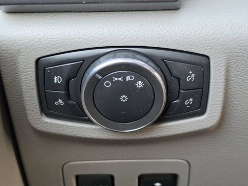 Used 2020 Ford F150 XLT w/ Equipment Group 302A Luxury AWD/4WD image 18
