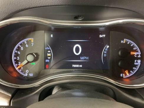 Used 2018 Jeep Grand Cherokee Limited image 17