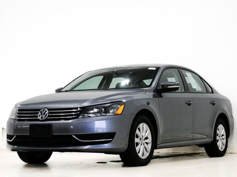 Used 2013 Volkswagen Passat 2.5 S image 3